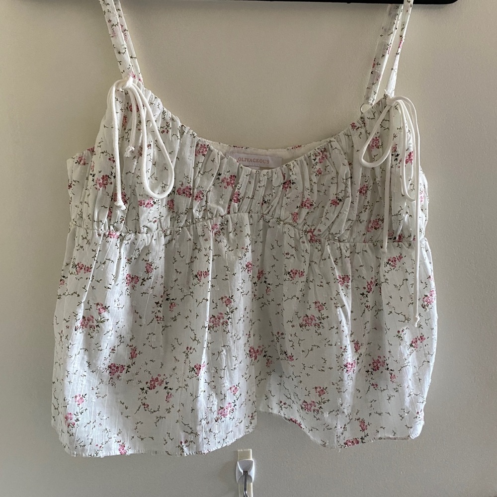 Olivaceous tank top
